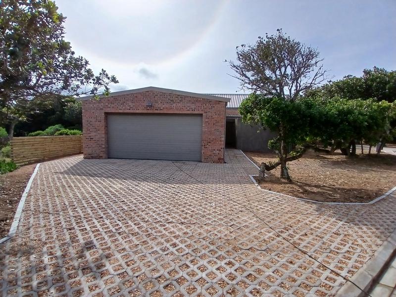 3 Bedroom Property for Sale in Stilbaai Wes Western Cape